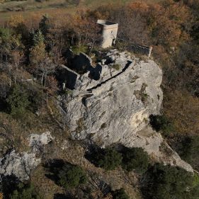IL CASTELLO E LE SUE STORIE
